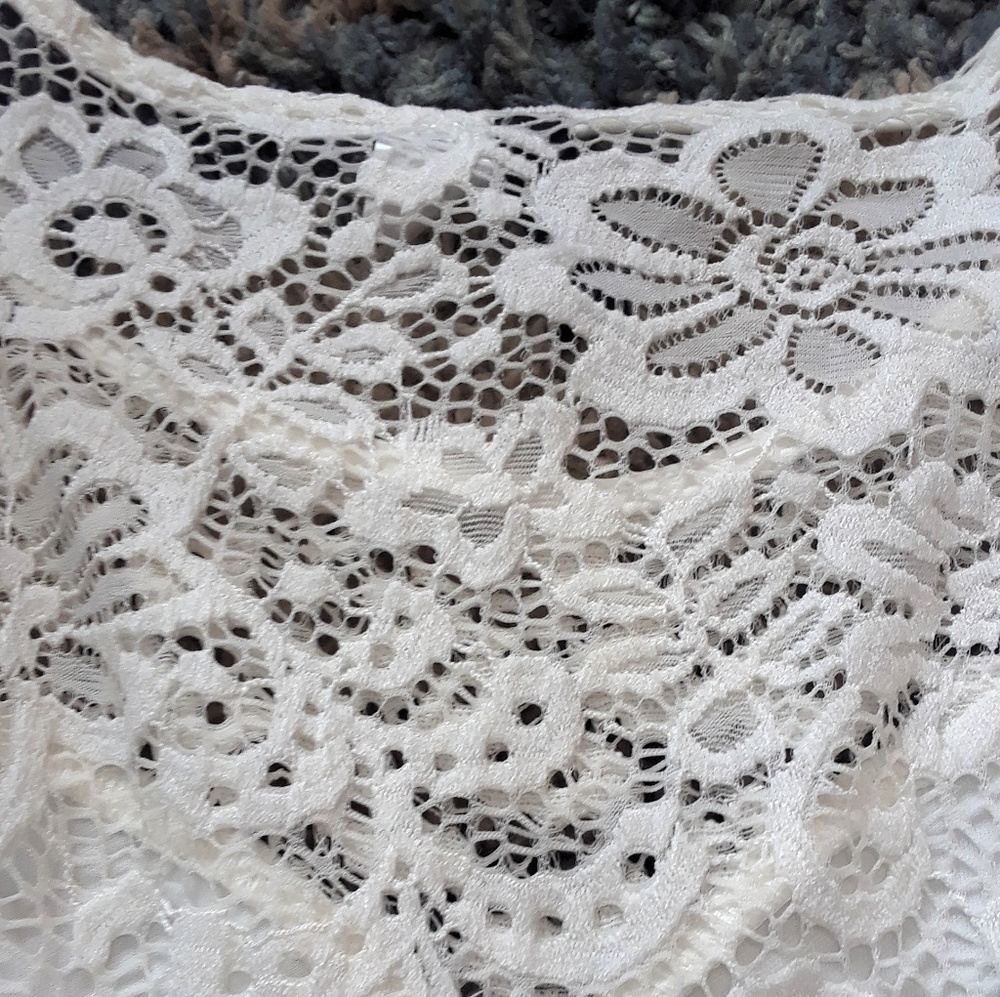 White Top - Picture 6 of 6